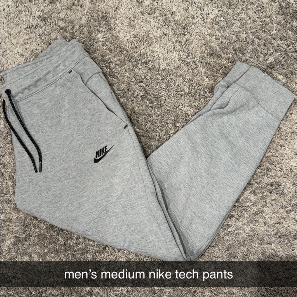 Nike Men's Light Gray Joggers